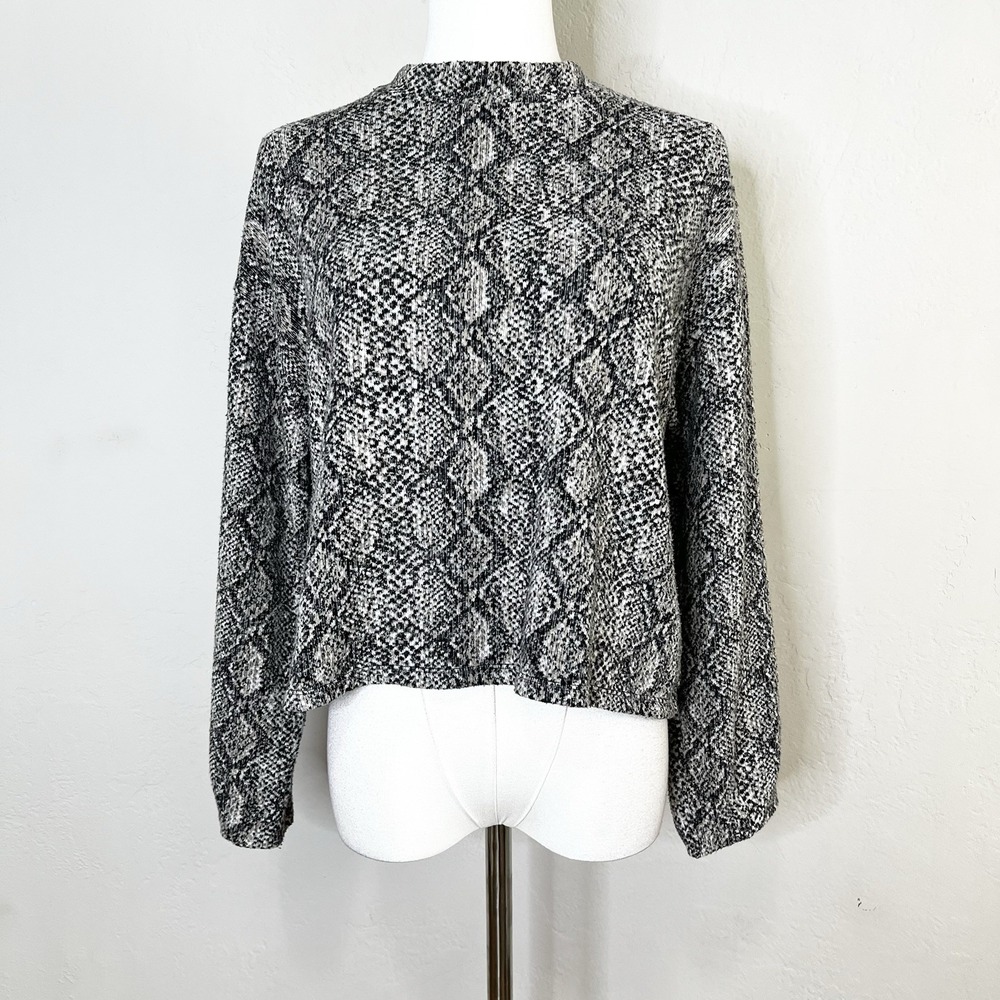 Zara Top Snake Print Long Sleeve Mock High Neck Pullover Knit Blouse Size Small